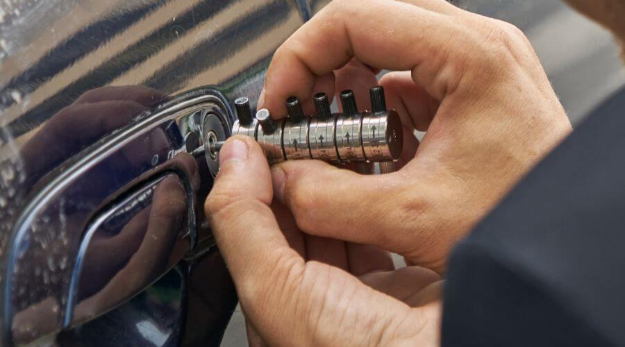 Expert Emergency Roof Repairs services in Axton, VA